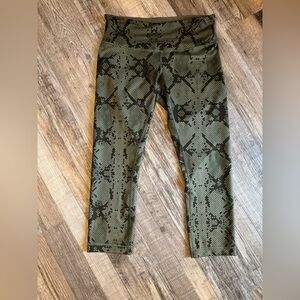 Lululemon crop leggings great condition.